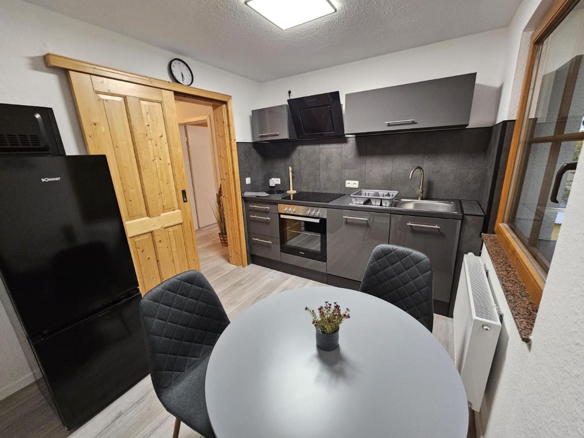 Fewo Am See, Ferienhaus, 7 Schlafzimmer, Waschmaschine, Businesswohnung Salzgitter Exterior foto