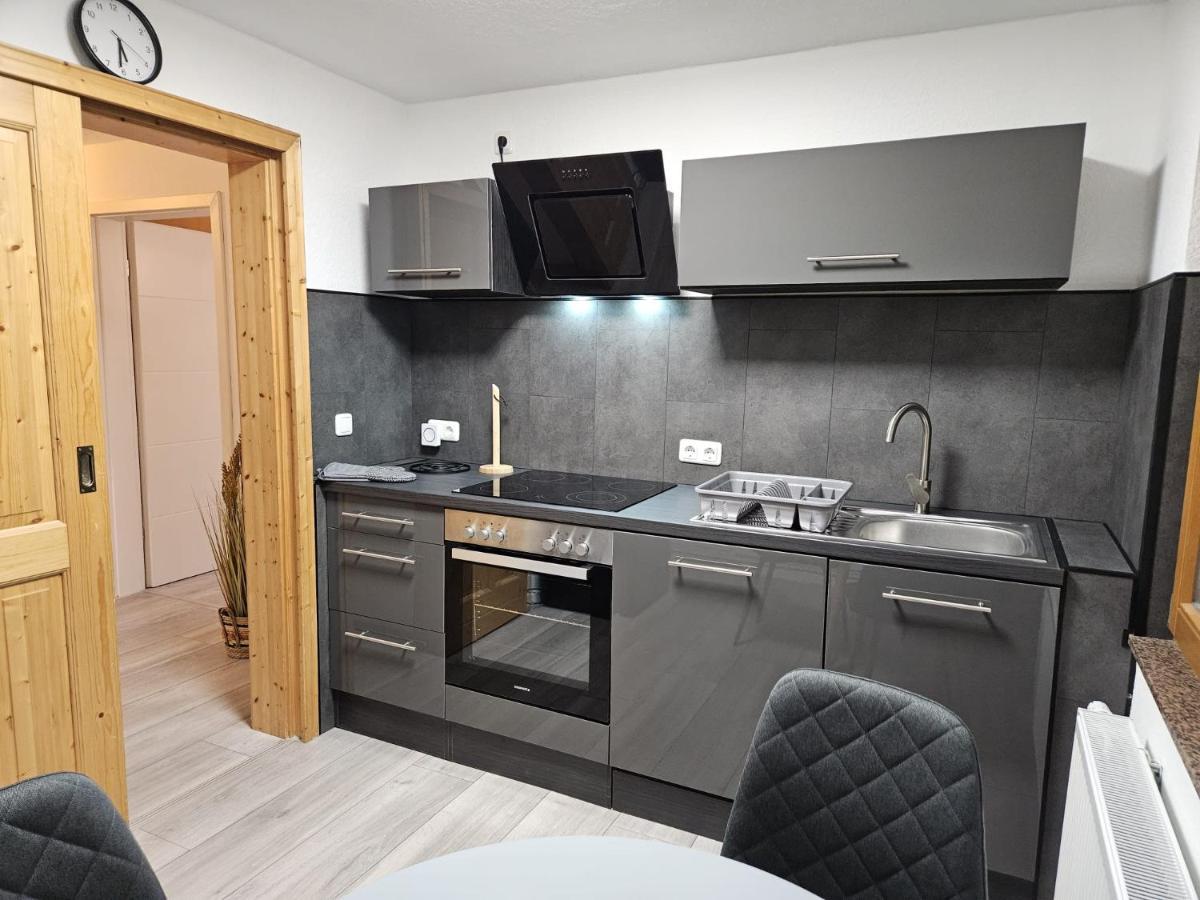 Fewo Am See, Ferienhaus, 7 Schlafzimmer, Waschmaschine, Businesswohnung Salzgitter Exterior foto